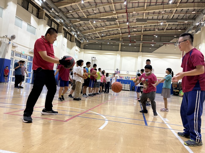 【USR】亞東科大籃球隊點亮新竹特教生自信光芒圖片