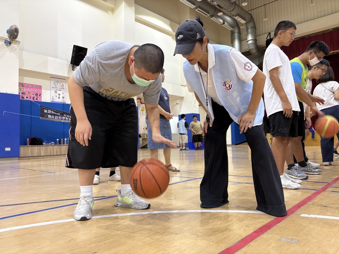 【USR】亞東科大籃球隊點亮新竹特教生自信光芒圖片