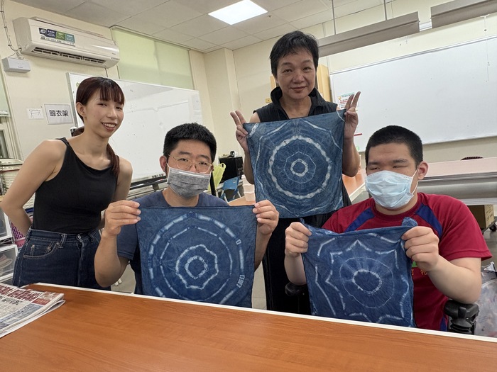 20250703-特教學生藍染交織的文化與科技科學營-5.作品完成囉圖片