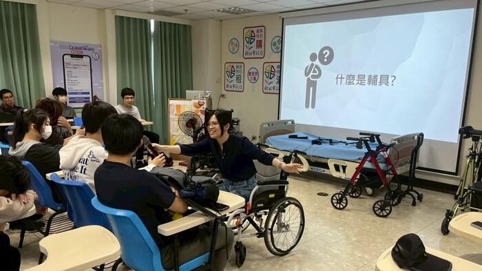 【USR】亞東科大USR走訪輔具資源中心，實踐以行動落實科技關懷圖片