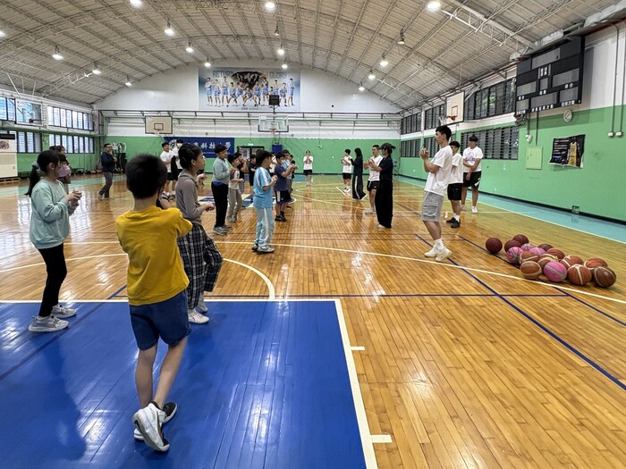 一起暖身操動一動圖片