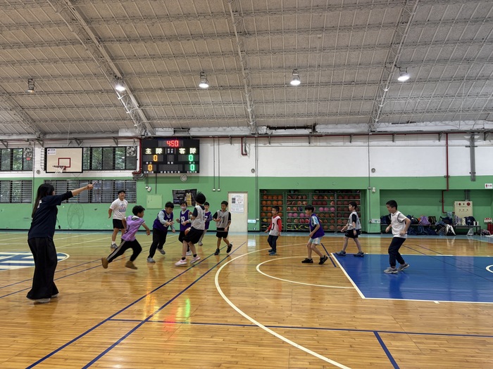 我們都很賣力的跑全場喔！圖片