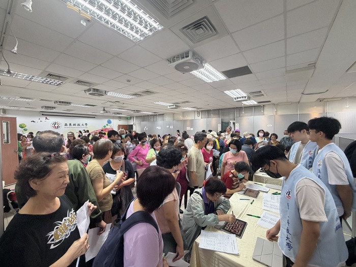 114/11/11 社區服務-百人參與情況圖片