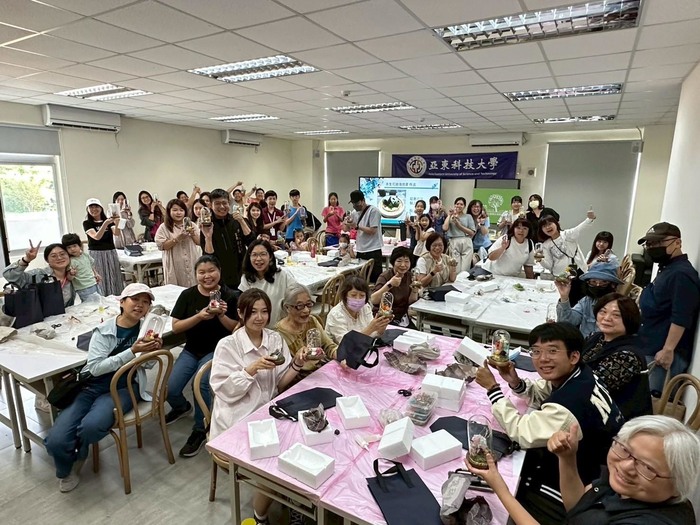 1140503_永生花美感設計 里民開心秀成品