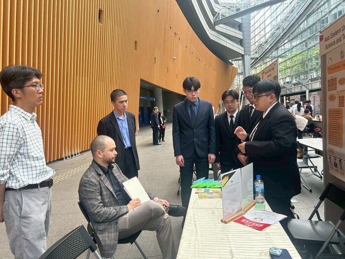 115/05/07 評比過程 學生解說研發成品並示範遊戲設計