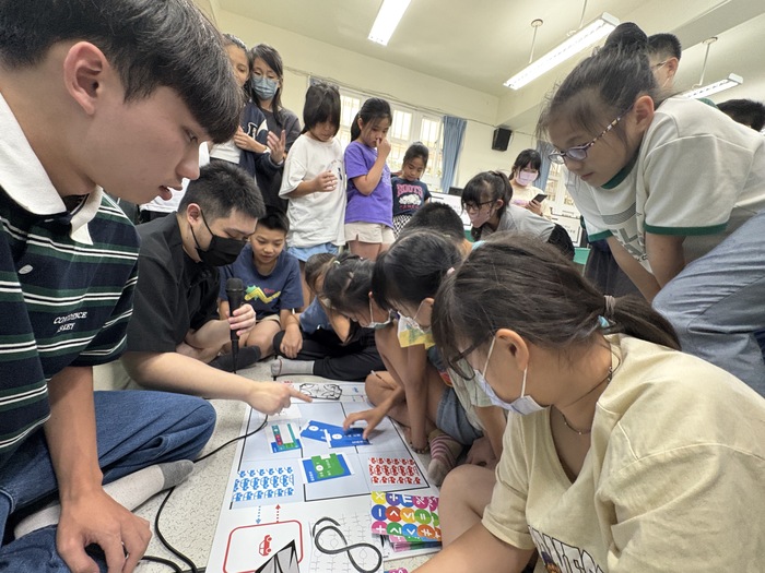 弱勢學生科學營-桌遊學程式圖片